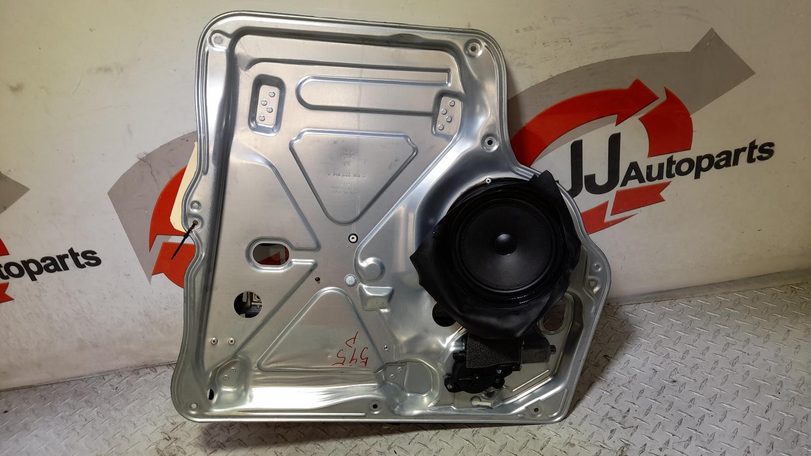 View Auto part Right Front Window Reg/Motor Volkswagen Transporter 2018