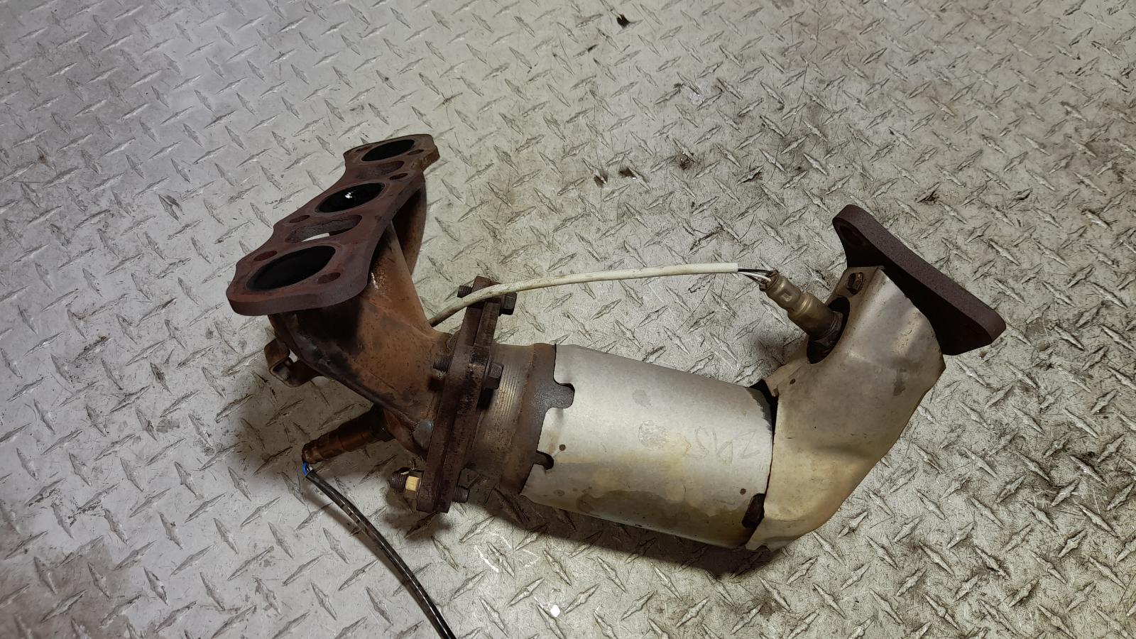 View Auto part Catalytic Converter Nissan Pathfinder 2016