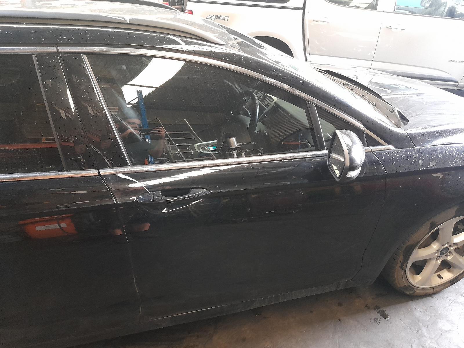 View Auto part Right Front Door Ford Mondeo 2017