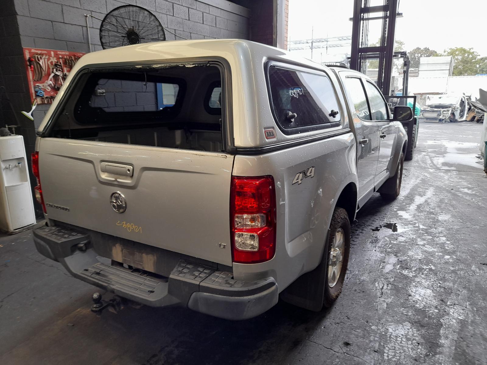 View Auto part Tonneau/Cover Holden Colorado 2012