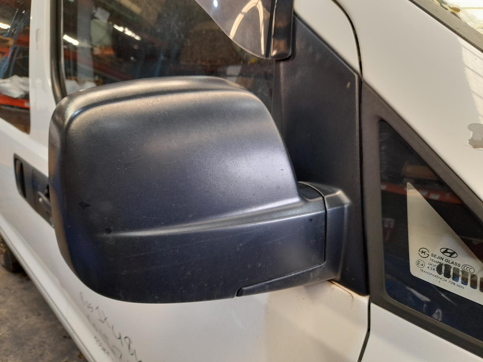 View Auto part Right Door Mirror Hyundai Iload/imax 2011