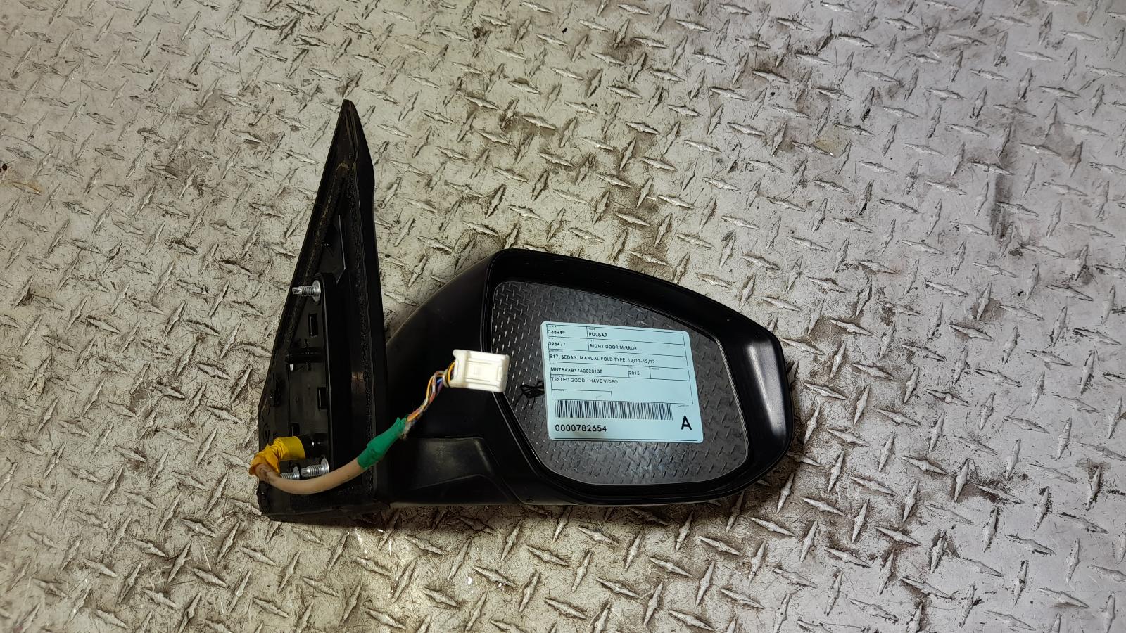View Auto part Right Door Mirror Nissan Pulsar 2015