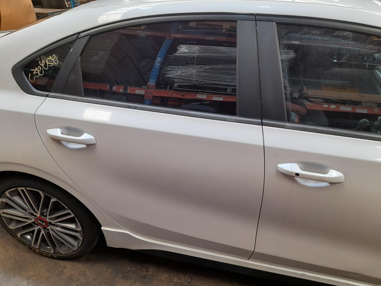 View Auto part Right Rear Door Sliding Kia Cerato 2019