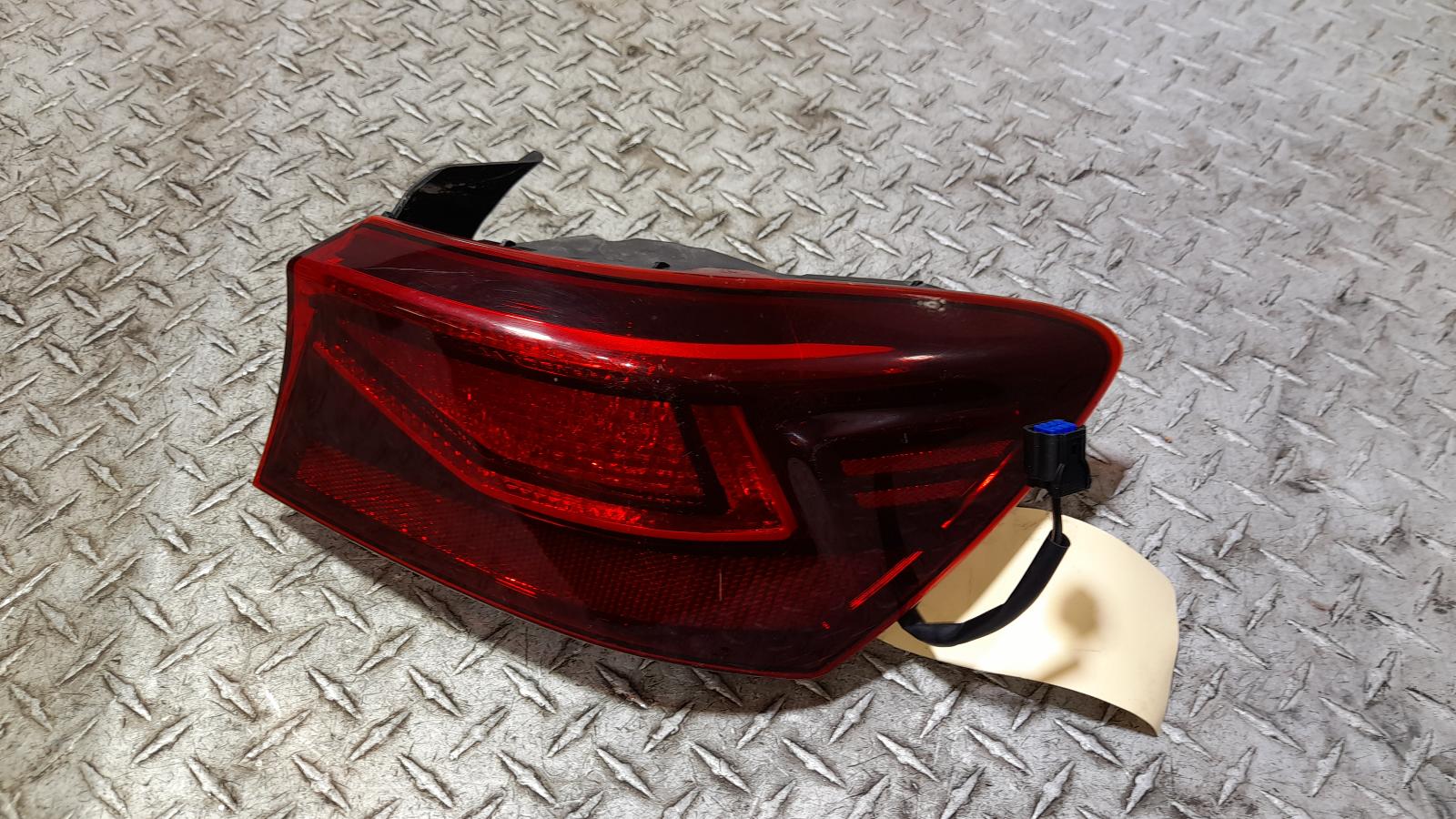 View Auto part Right Taillight Kia Cerato 2019