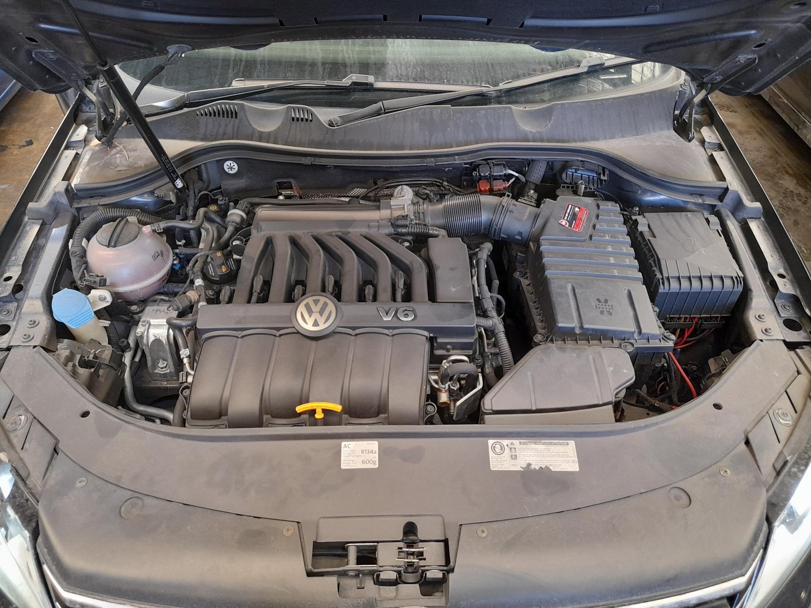 View Auto part Engine Volkswagen Passat 2011