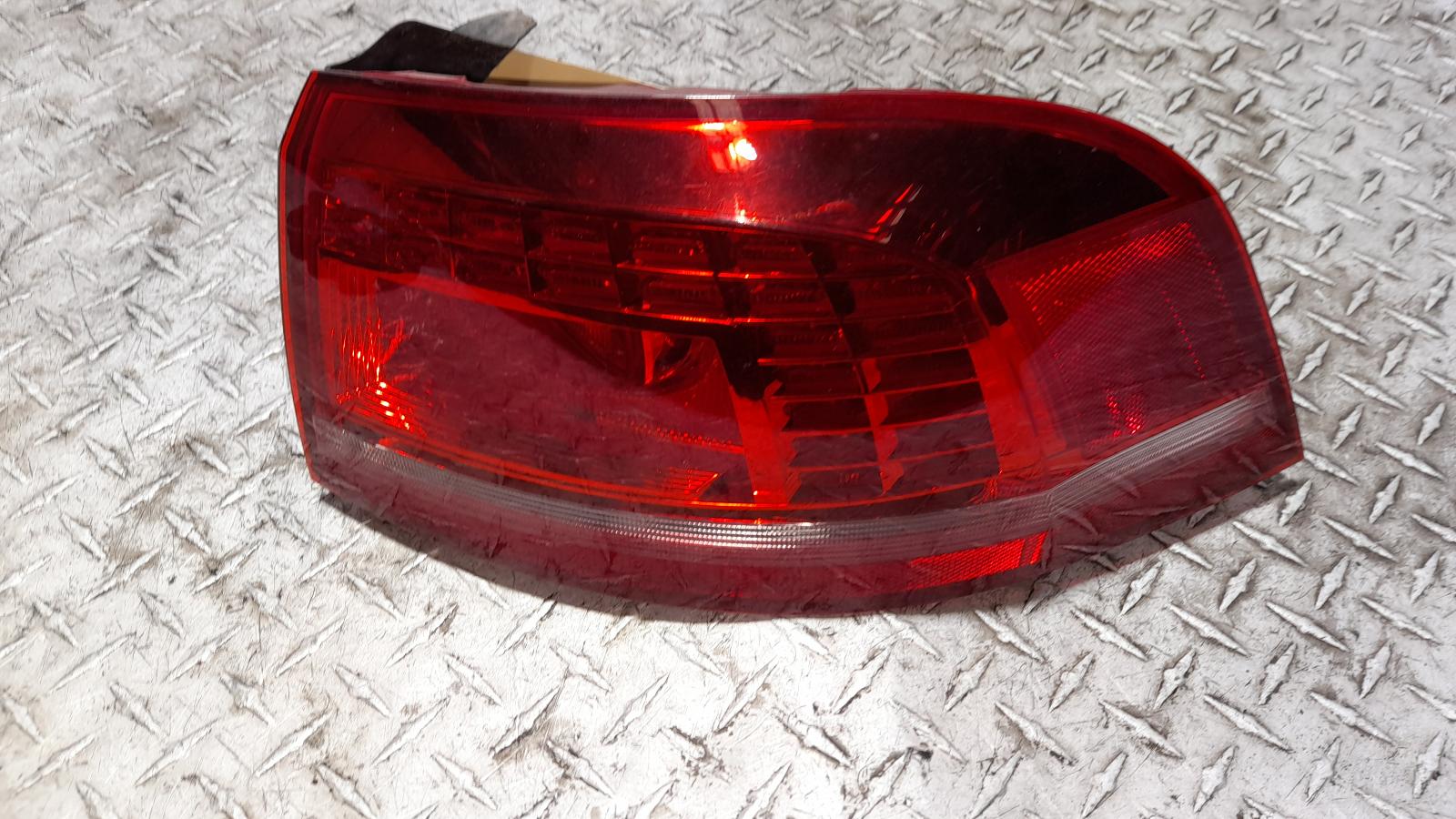 View Auto part Right Taillight Volkswagen Passat 2011