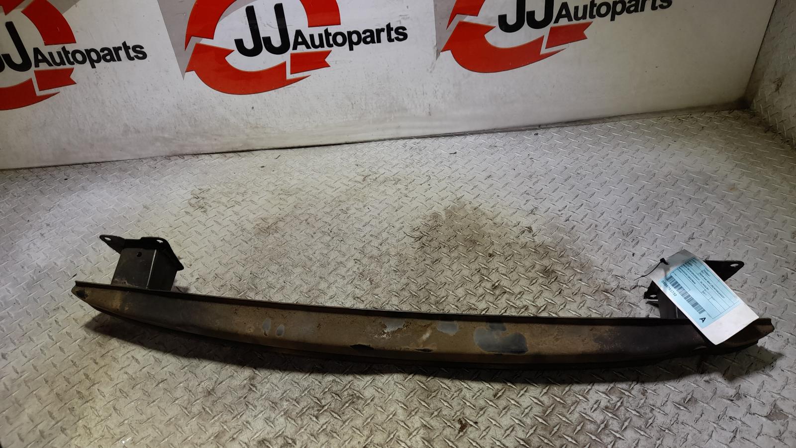 View Auto part R/Bar Bracket/Reinfo Volkswagen Passat 2011