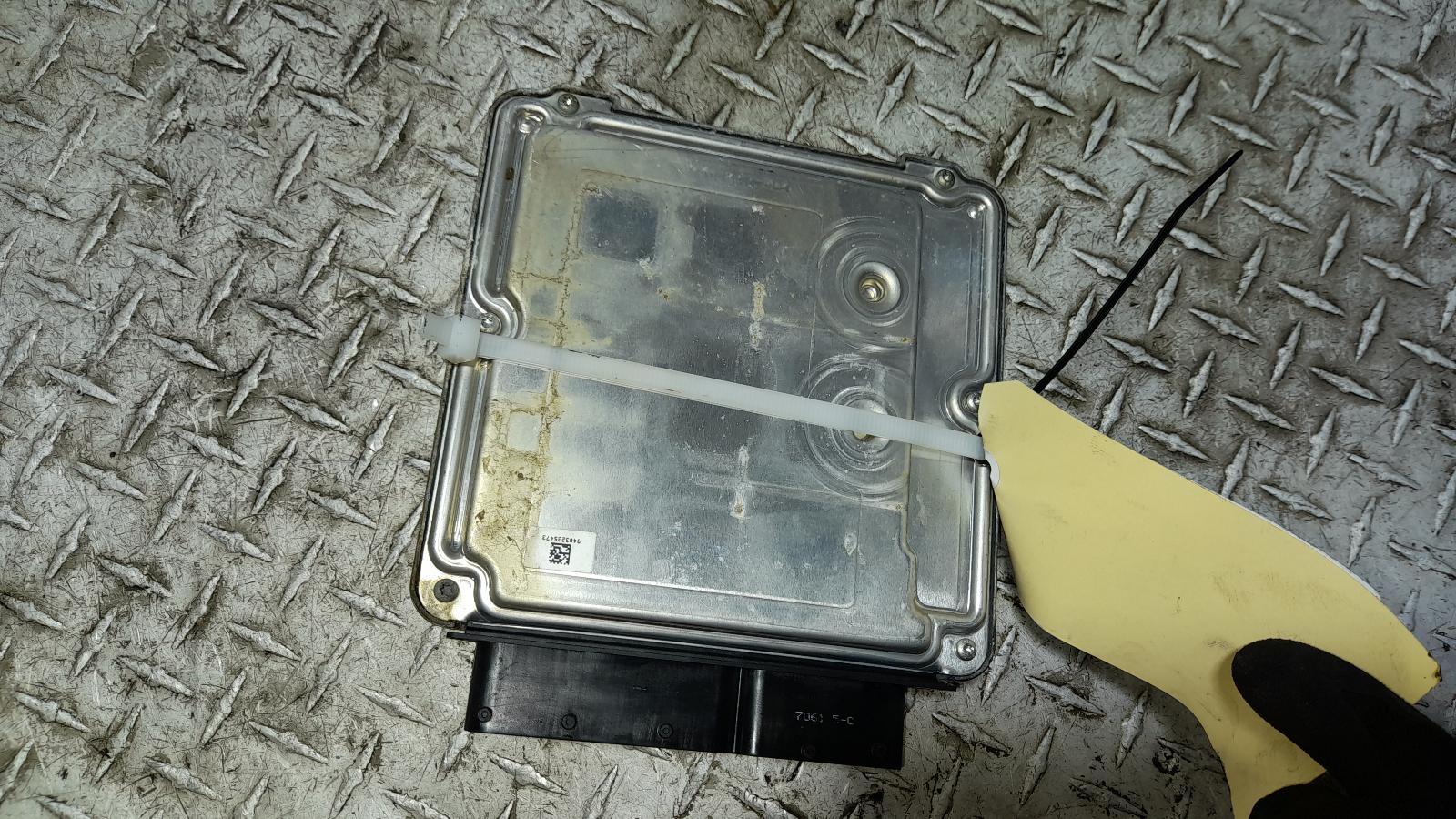 View Auto part Ecu Volkswagen Passat 2011