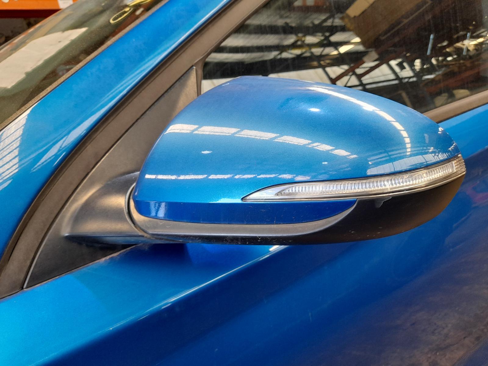 View Auto part Left Door Mirror Hyundai I30 2018