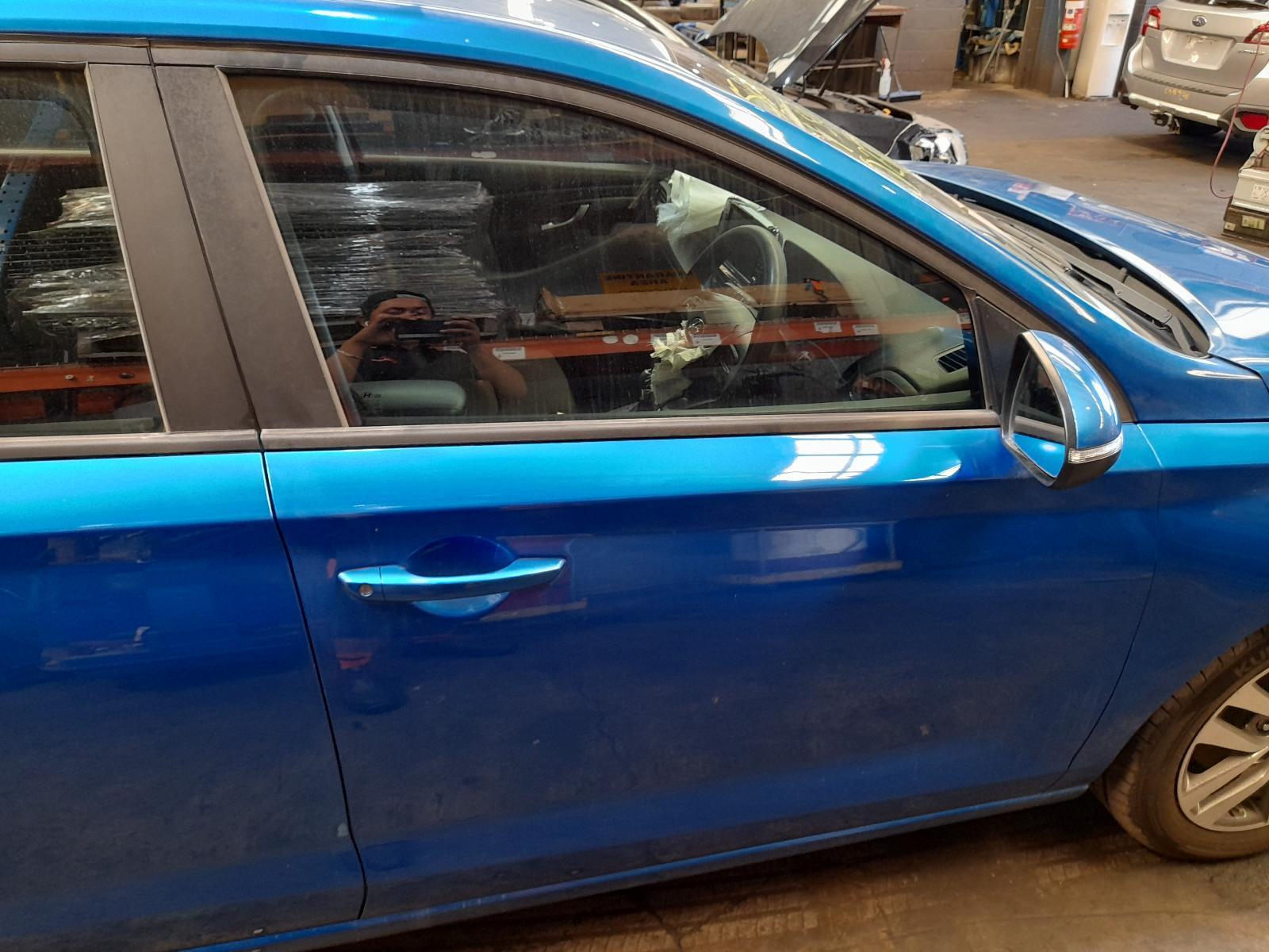 View Auto part Right Front Window Reg/Motor Hyundai I30 2018