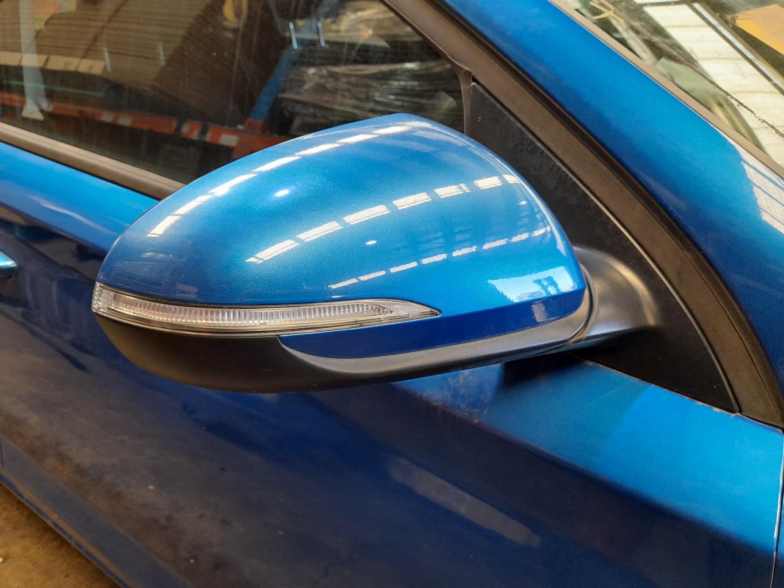 View Auto part Right Door Mirror Hyundai I30 2018