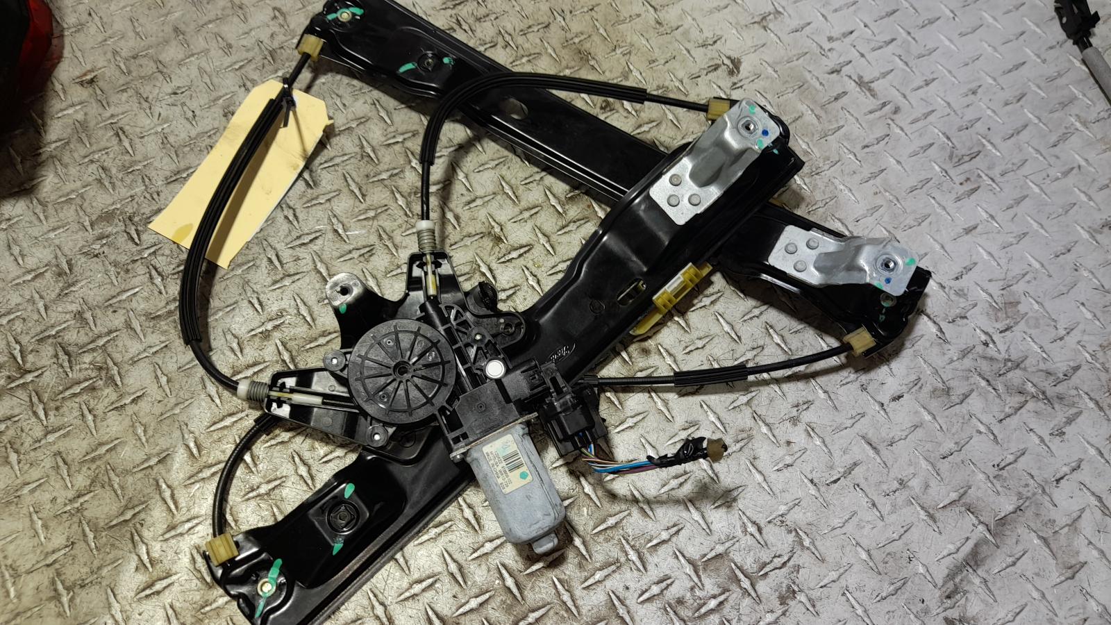 View Auto part Right Front Window Reg/Motor Ford Focus 2012