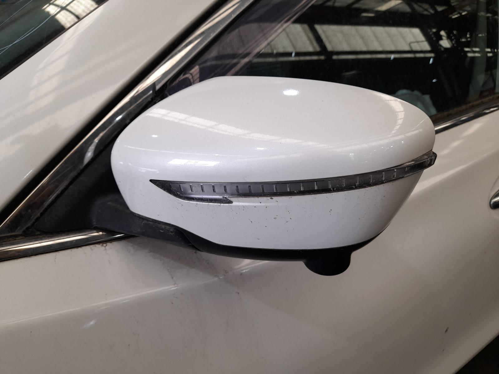 View Auto part Left Door Mirror Nissan Xtrail 2014