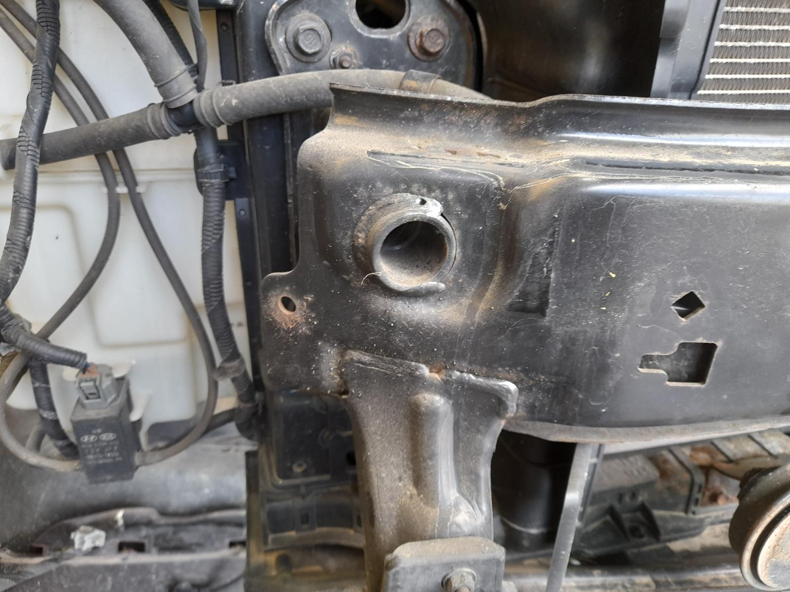 View Auto part F/Bar Reinforc/Brack Hyundai Santa Fe 2014