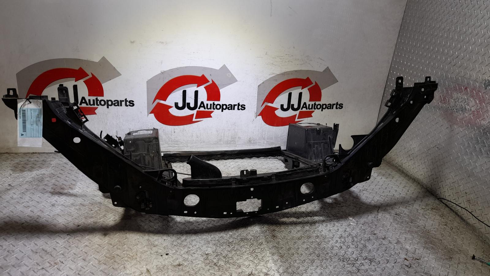 View Auto part Radiator Support Mercedes M Class 2015
