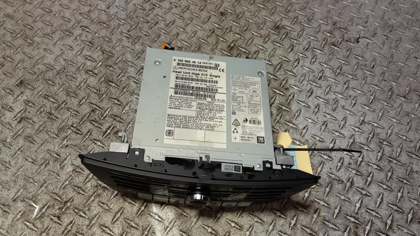 View Auto part Radio/Cd/Dvd/Sat/Tv Mercedes M Class 2015