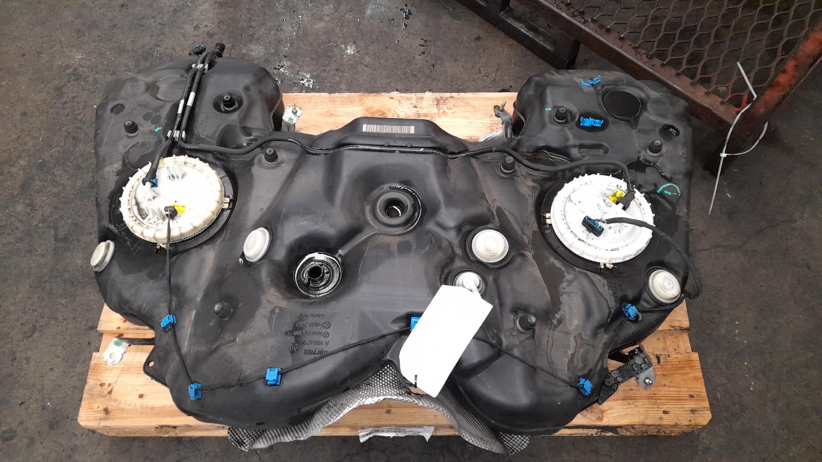 View Auto part Fuel Tank Mercedes M Class 2015