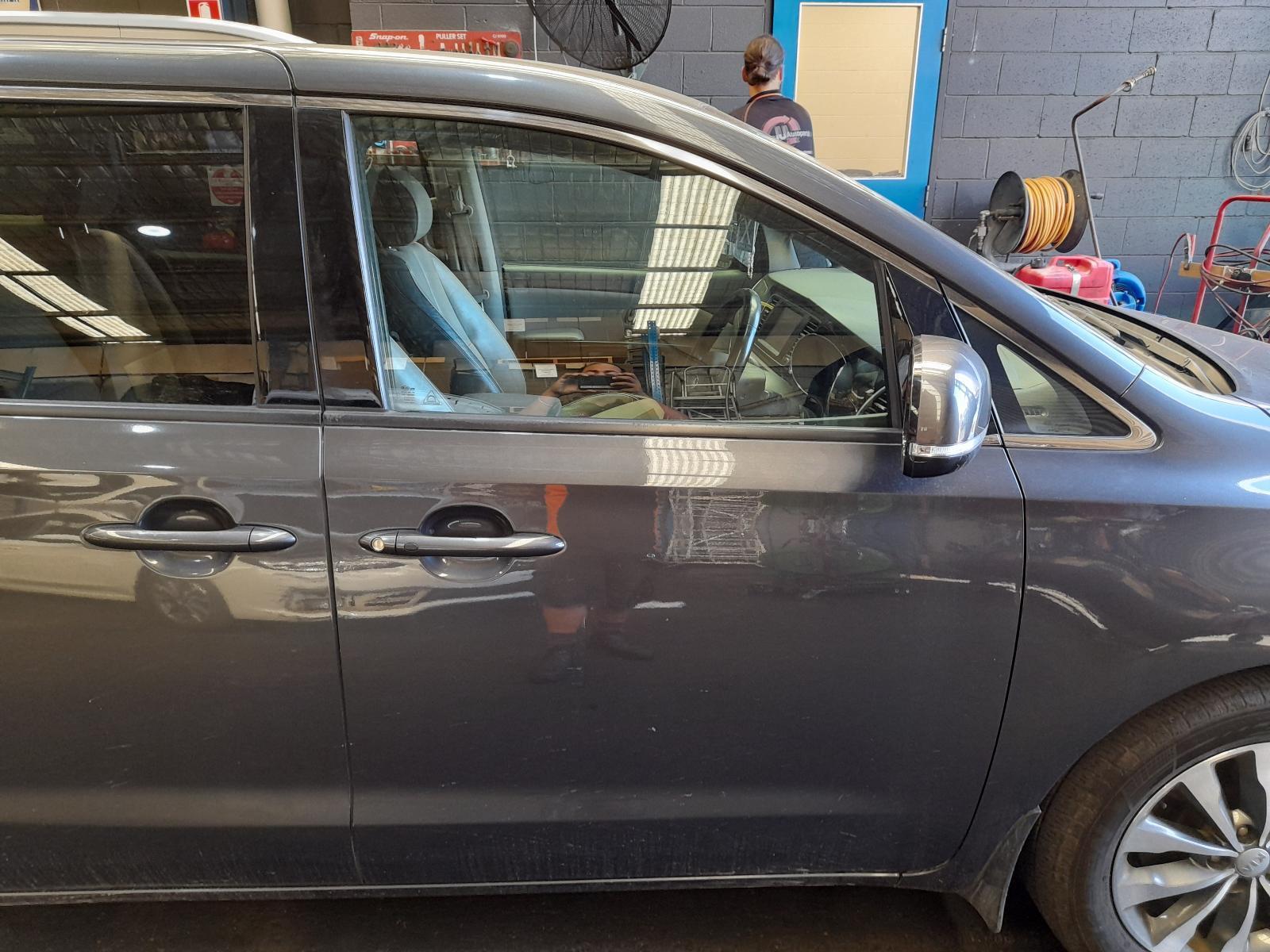 View Auto part Right Front Door Kia Carnival/grand Carnival 2015