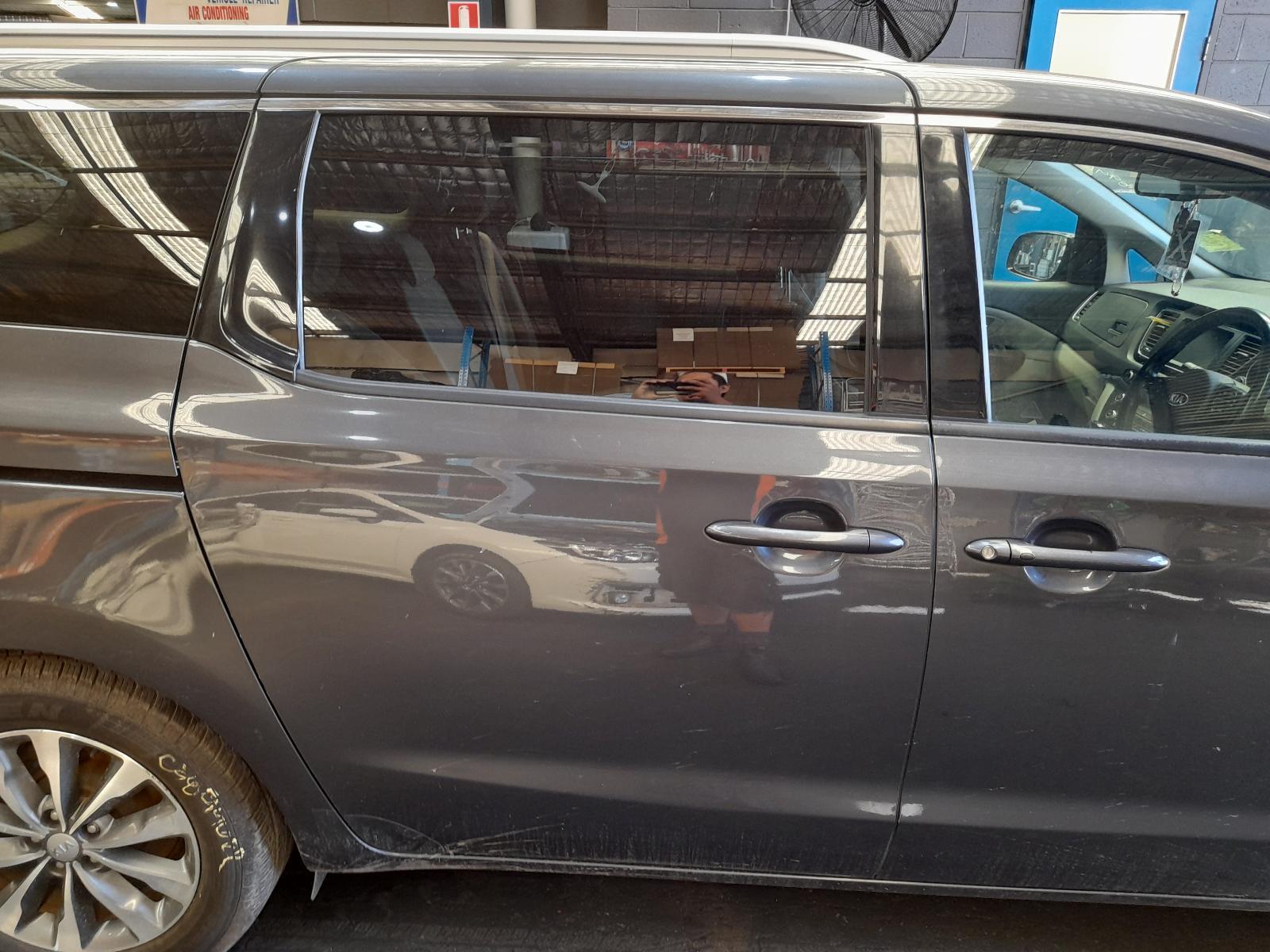 View Auto part Right Rear Door Sliding Kia Carnival/grand Carnival 2015