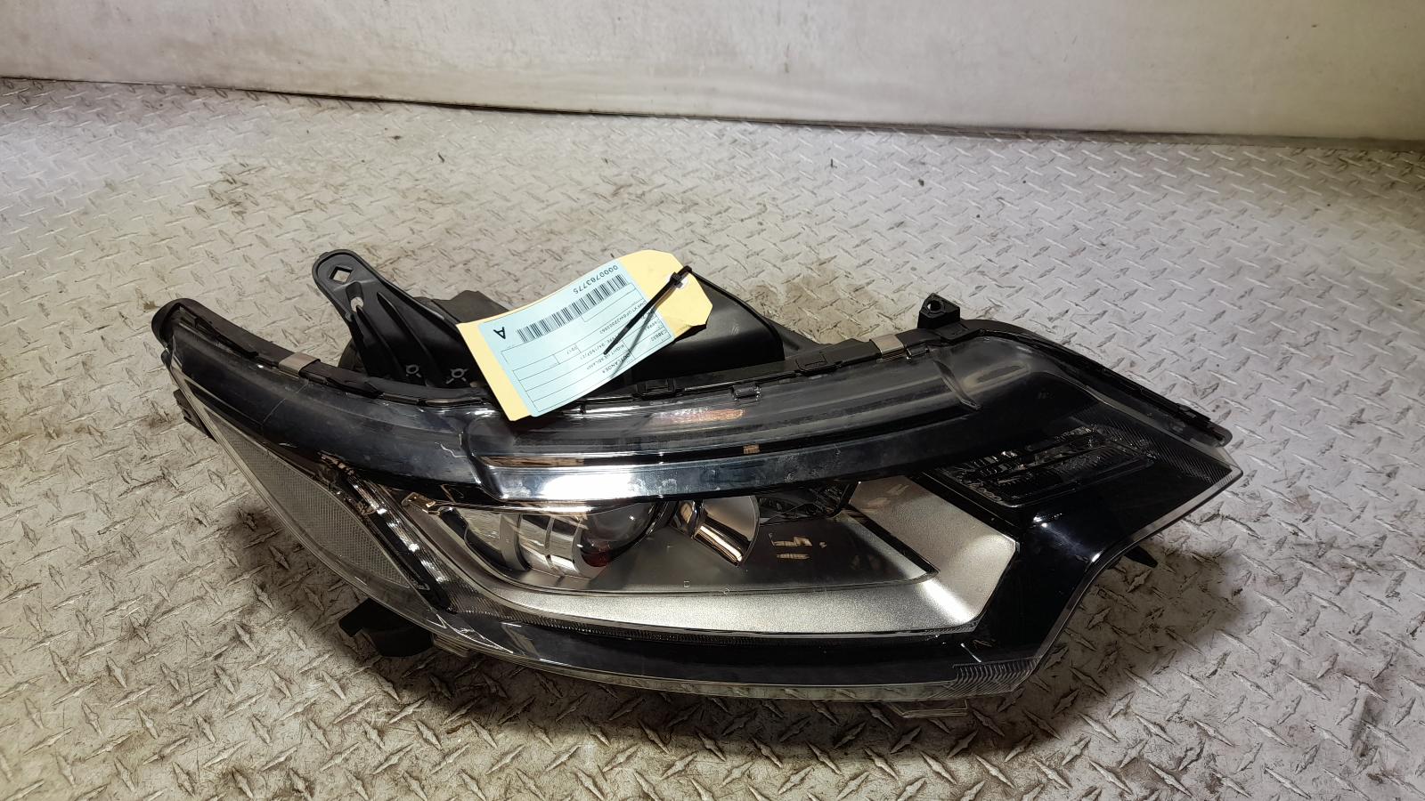 View Auto part Right Headlamp Mitsubishi Outlander 2017