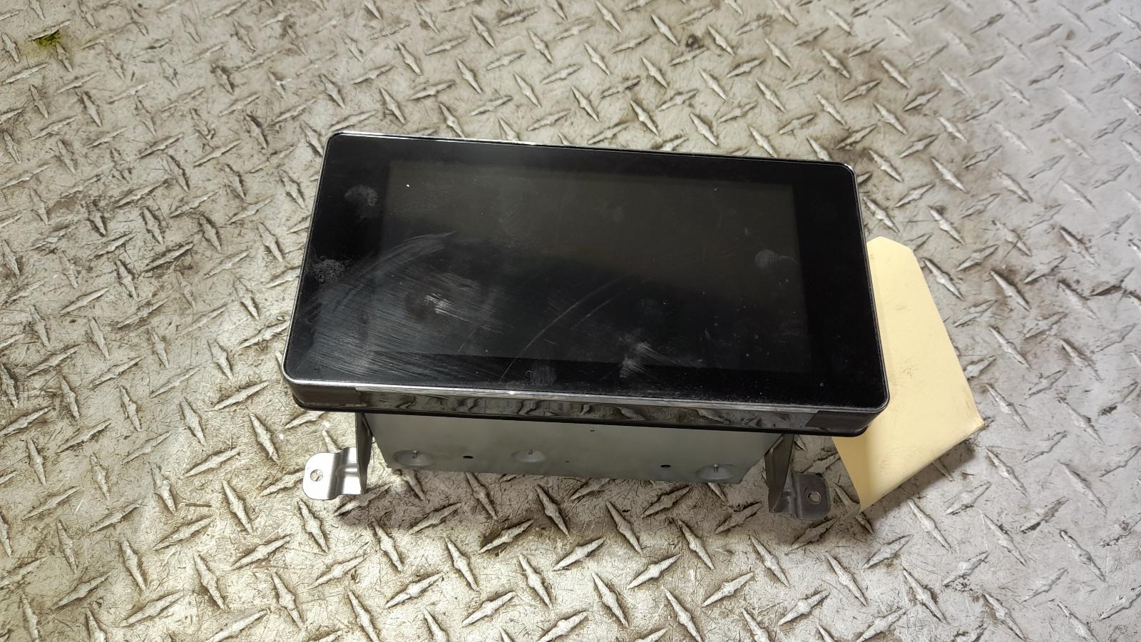 View Auto part Radio/Cd/Dvd/Sat/Tv Mitsubishi Outlander 2017