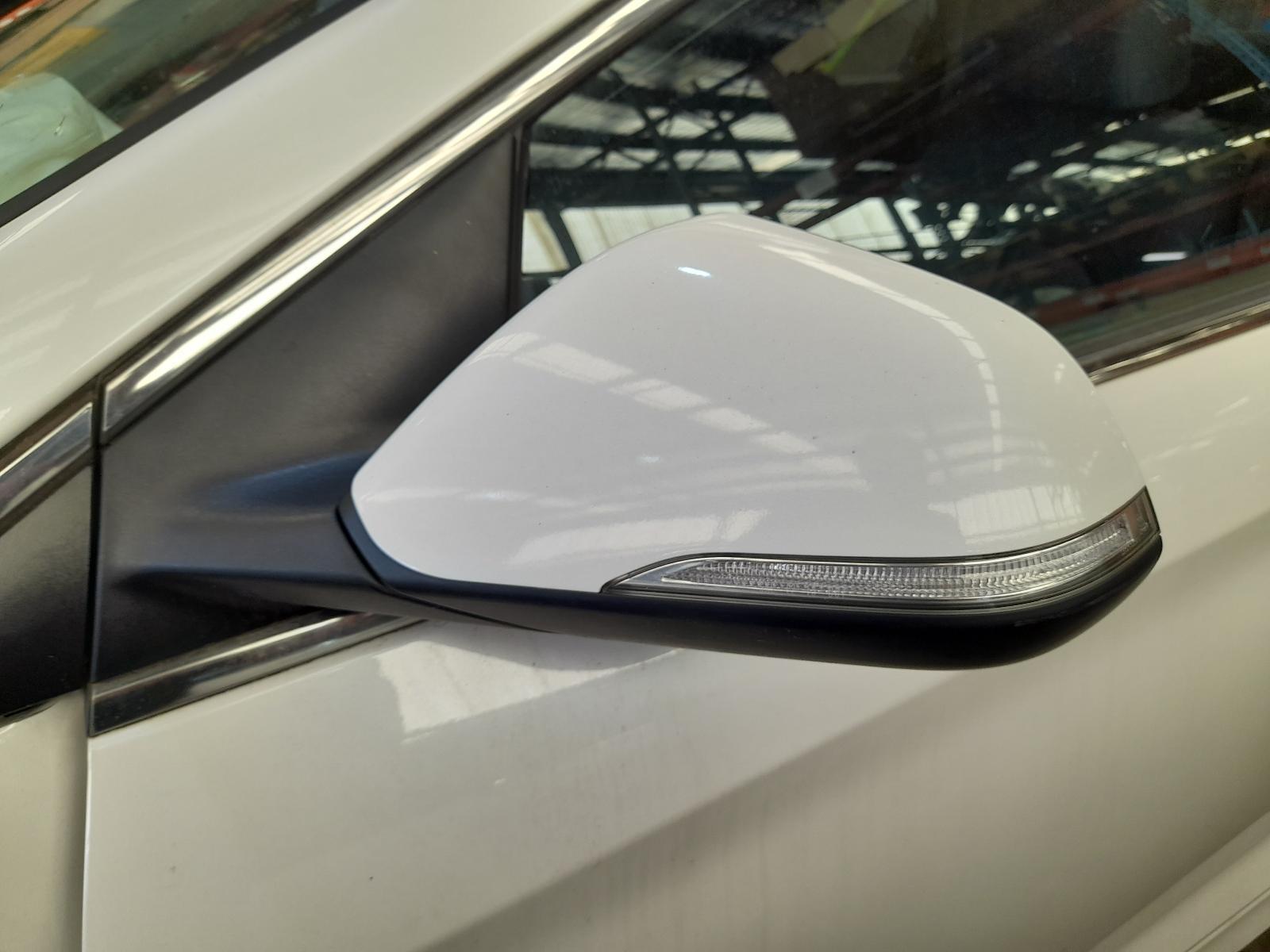 View Auto part Left Door Mirror Hyundai Sonata 2018