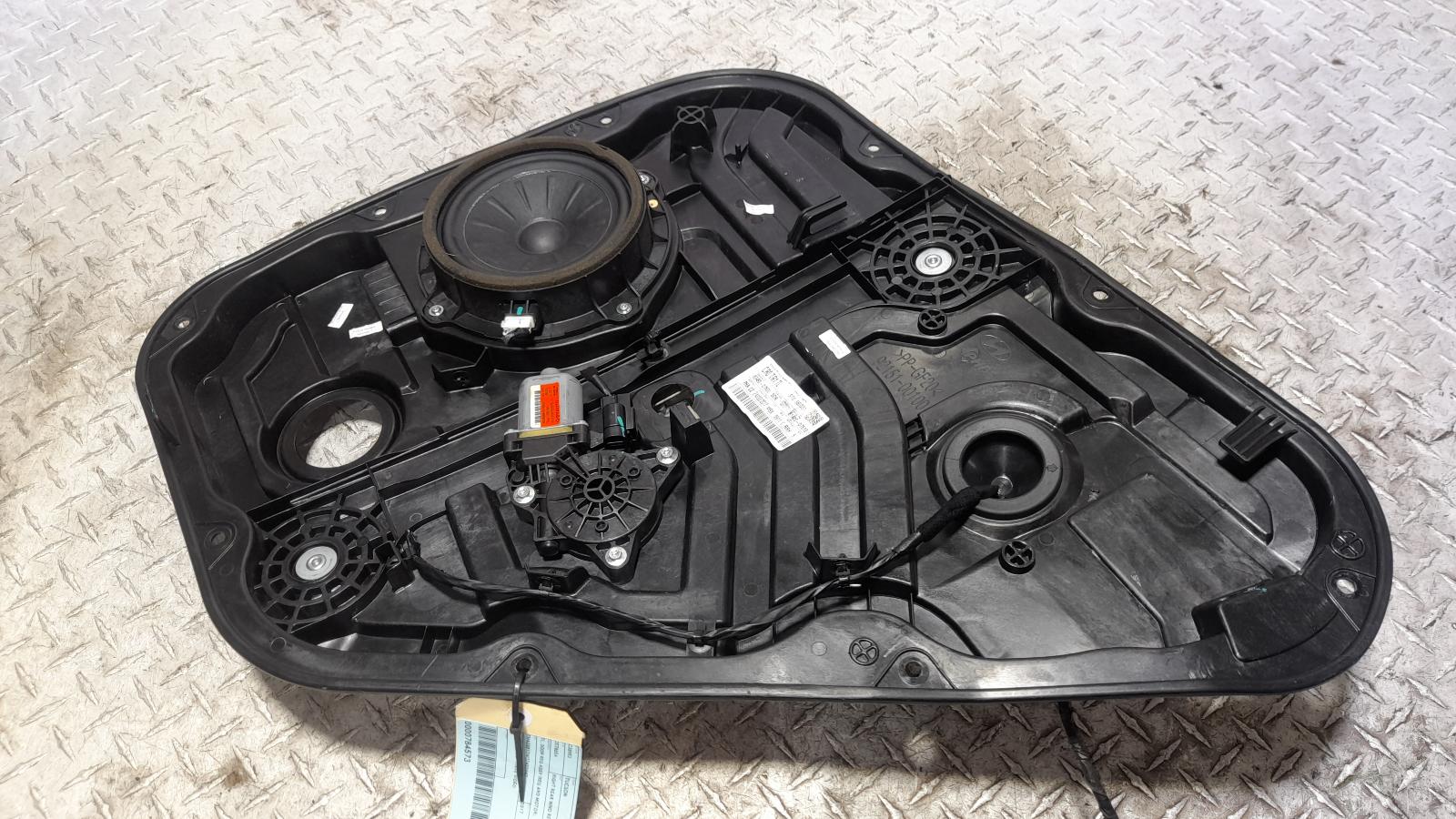 View Auto part Right Rear Wnd Reg/Motor Hyundai Tucson 2017