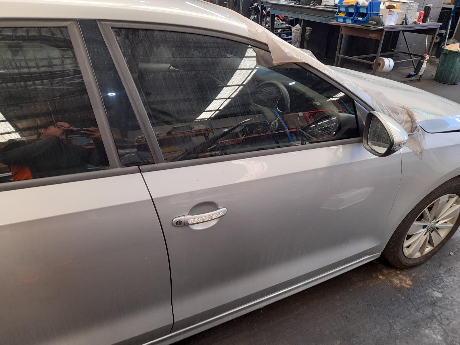 View Auto part Right Front Window Reg/Motor Volkswagen Jetta 2015