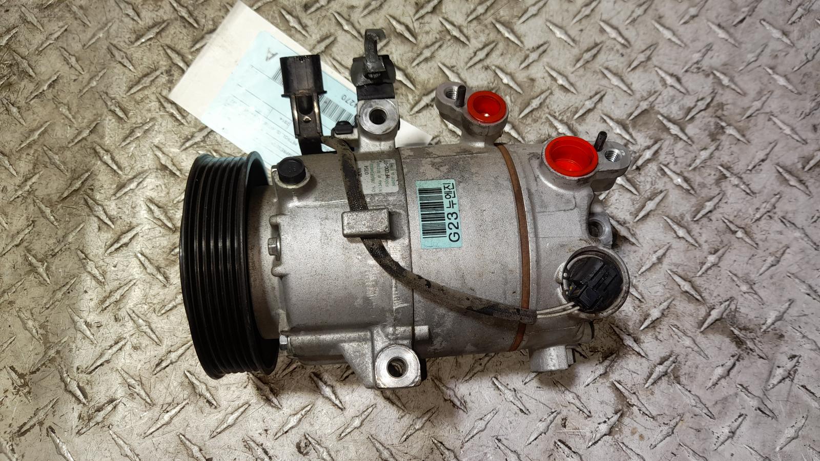 View Auto part A/C Compressor Hyundai I30 2014