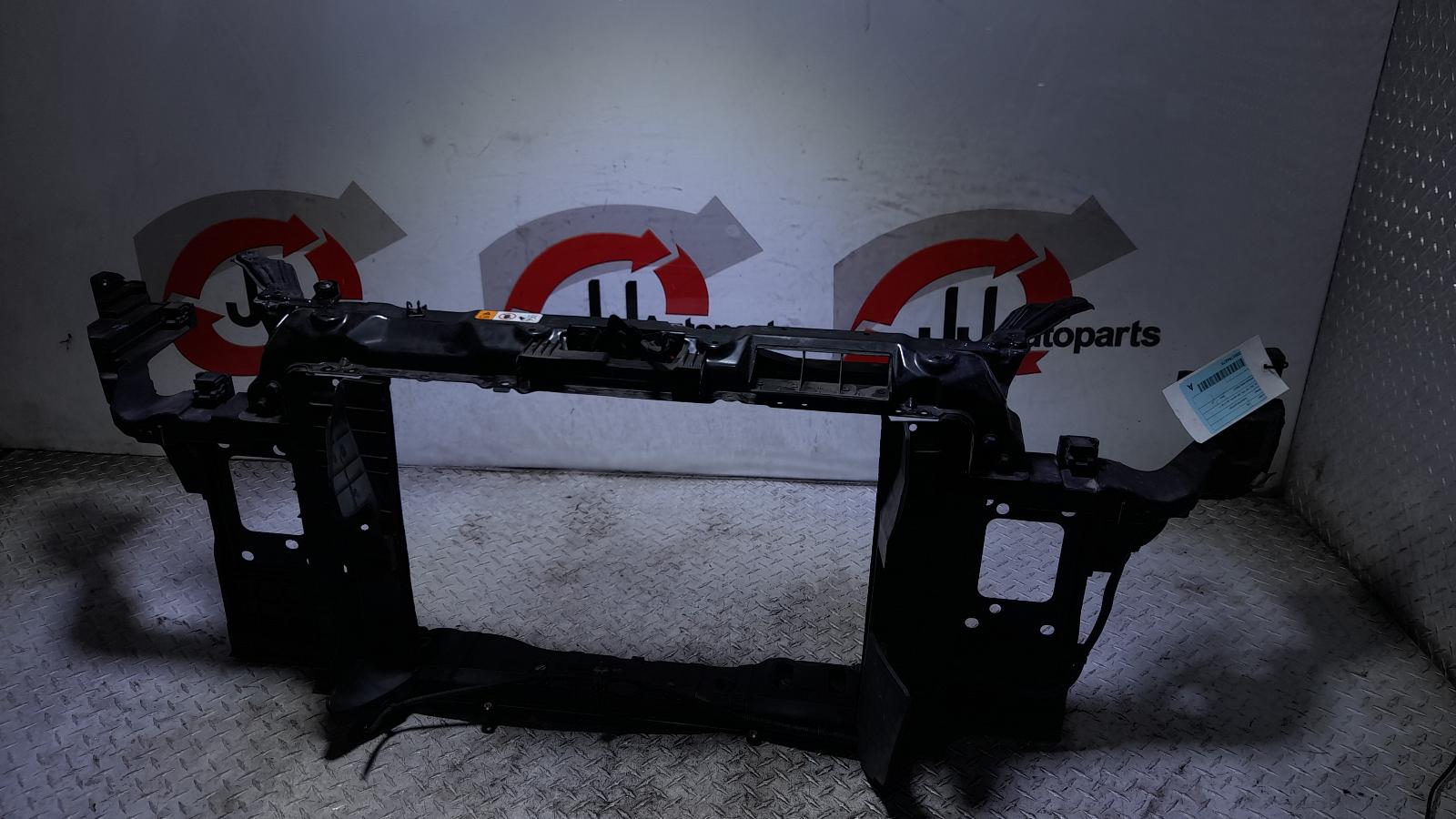 View Auto part Radiator Support Hyundai I30 2014