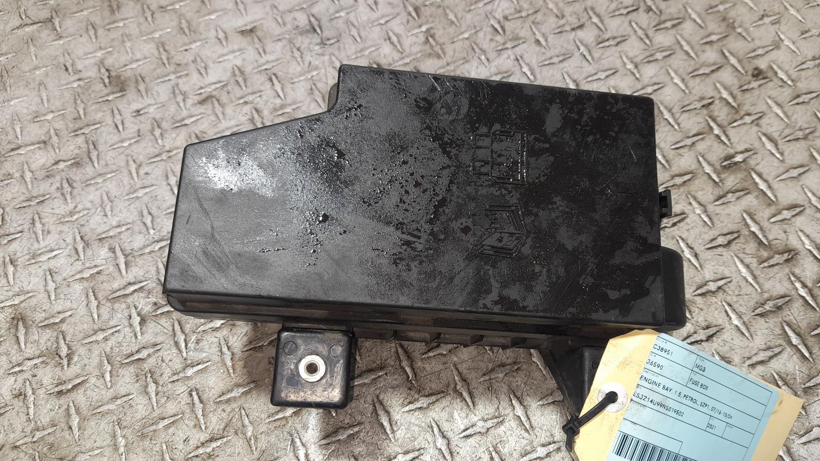 View Auto part Fuse Box Mg Mg3 2021