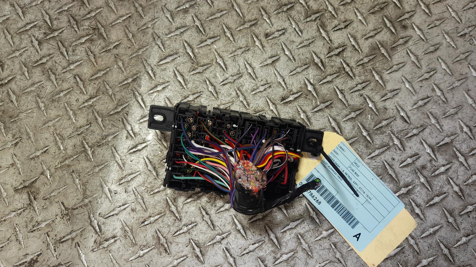 View Auto part Fuse Box Mg Mg3 2021