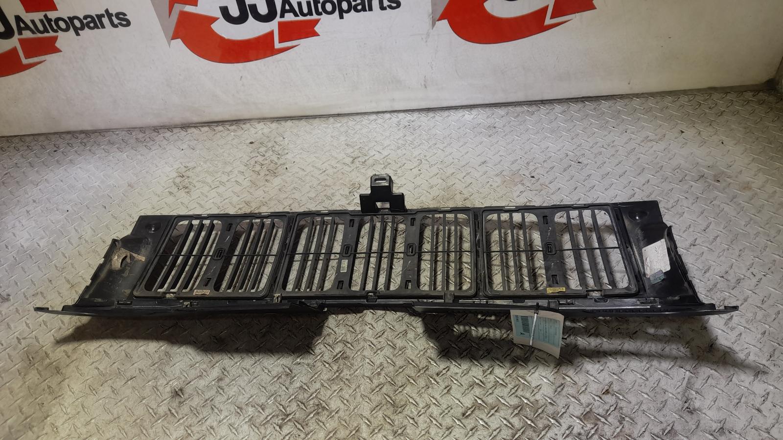 View Auto part Grille Jeep Grandcherokee 2014
