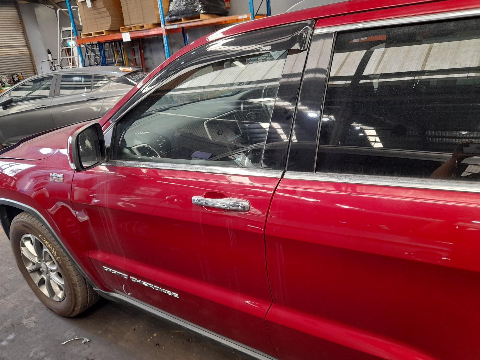 View Auto part Left Front Door Jeep Grandcherokee 2014