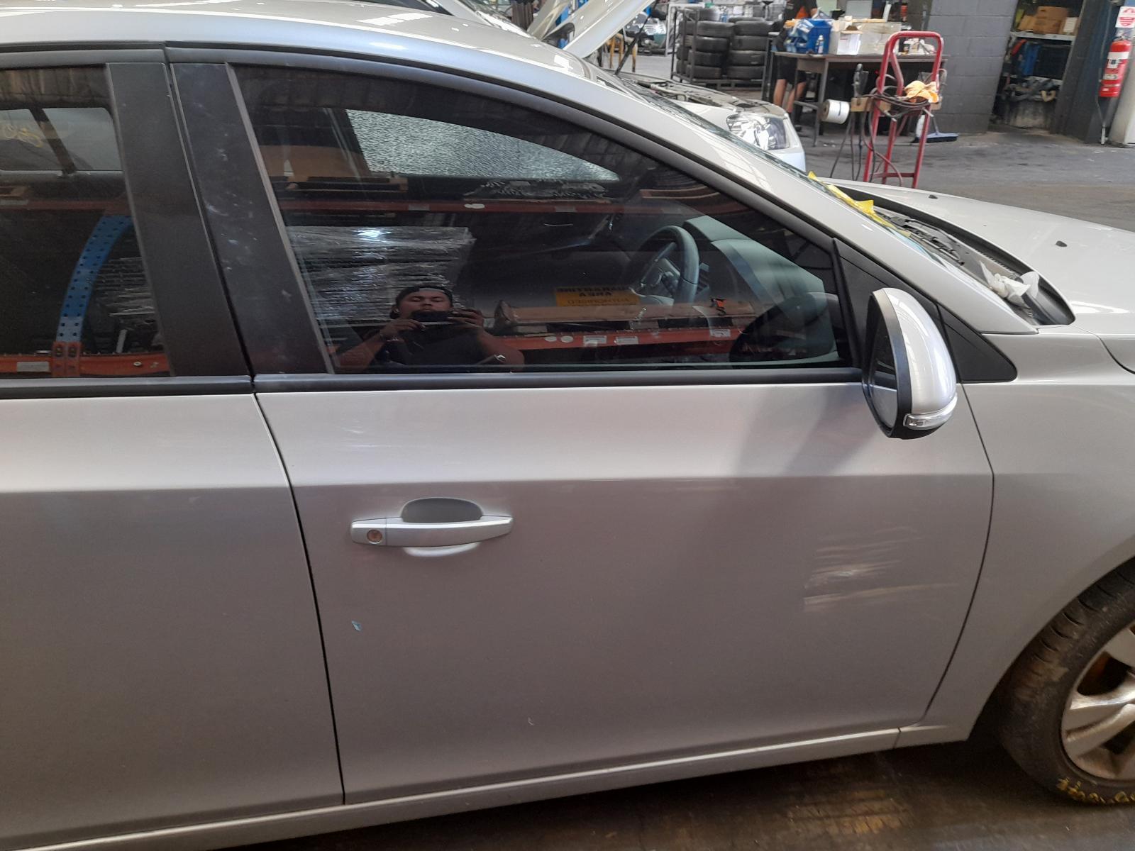 View Auto part Right Front Window Reg/Motor Holden Cruze 2015