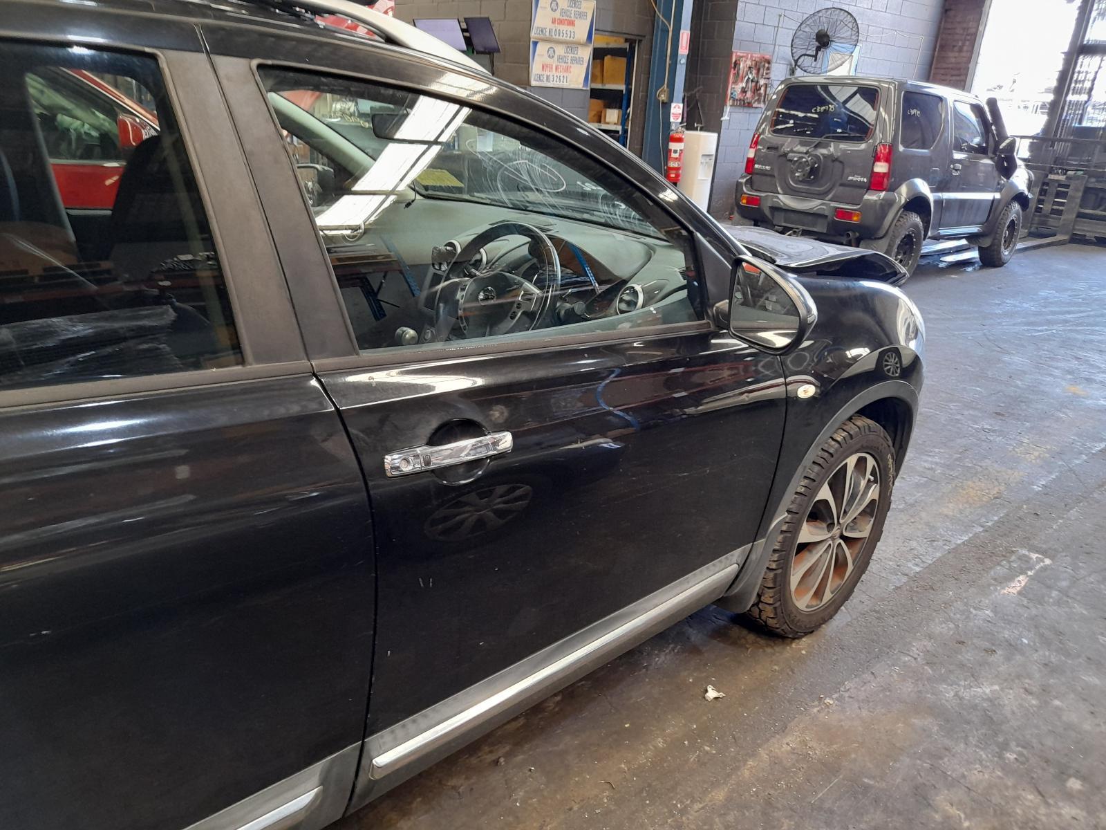 View Auto part Right Front Door Window Nissan Dualis 2013