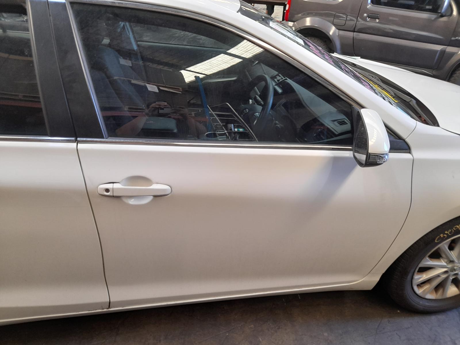 View Auto part Right Front Window Reg/Motor Toyota Camry 2015