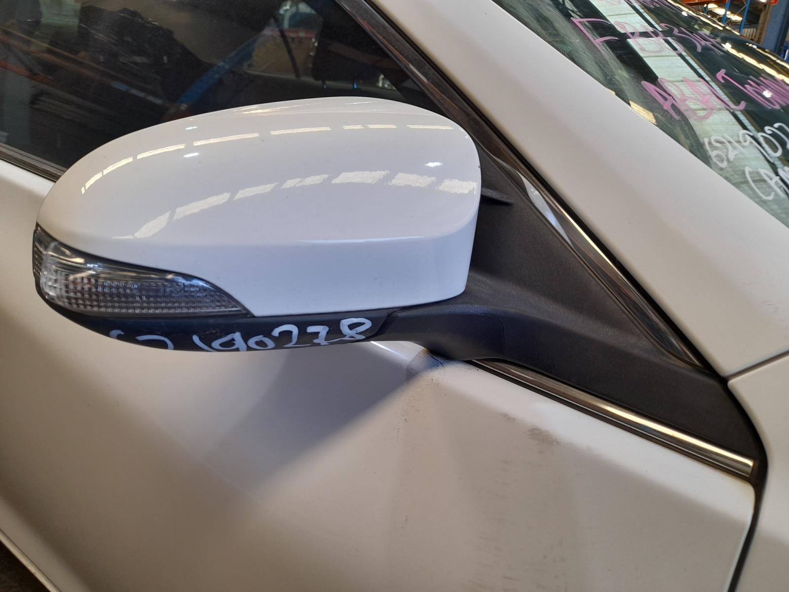 View Auto part Right Door Mirror Toyota Camry 2015