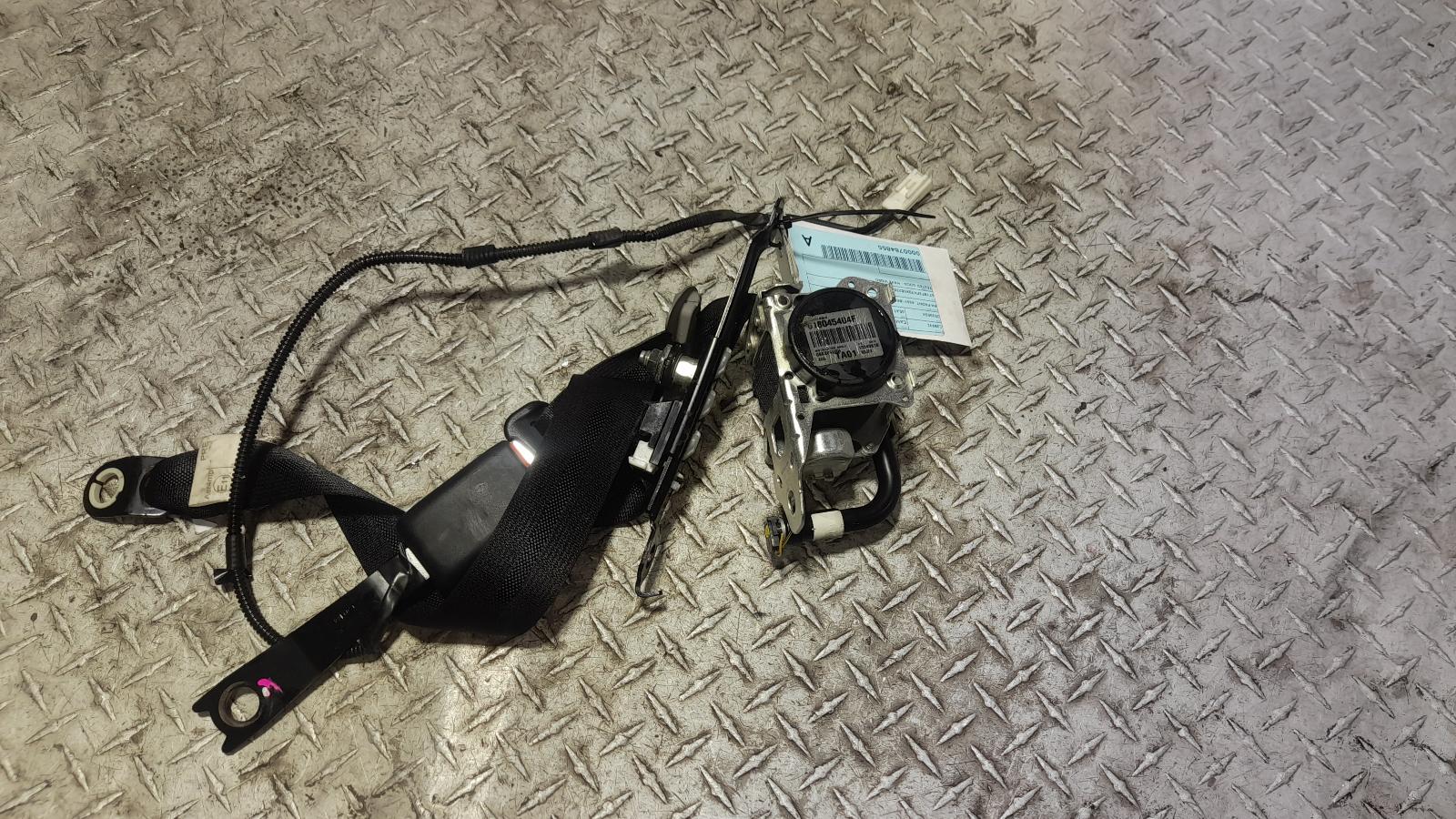 View Auto part Seatbelt/Stalk Toyota Camry 2015