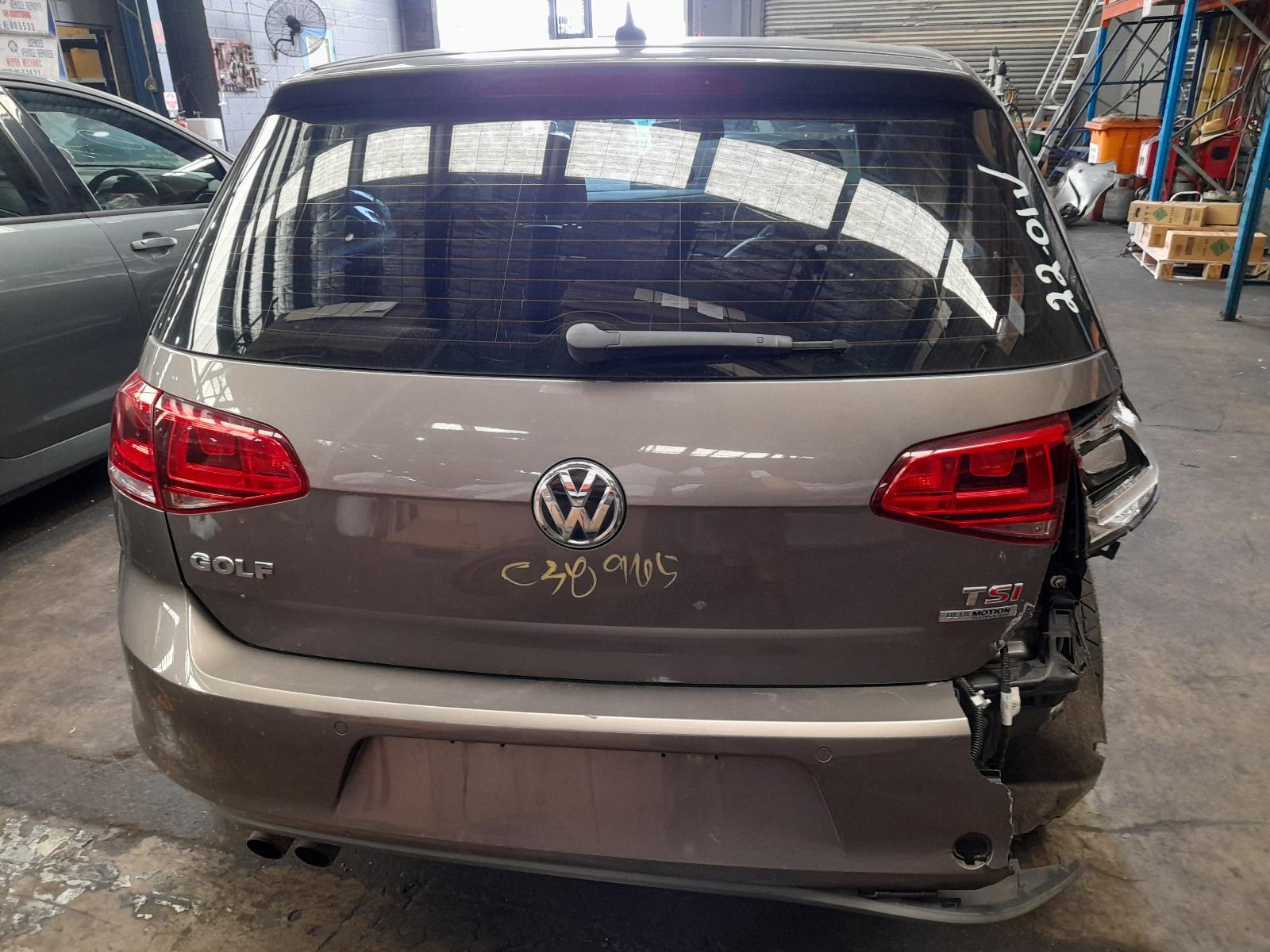 View Auto part Rear/Tailgate Glass Volkswagen Golf 2014