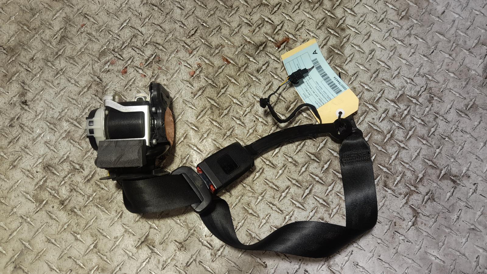 View Auto part Seatbelt/Stalk Volkswagen Golf 2014