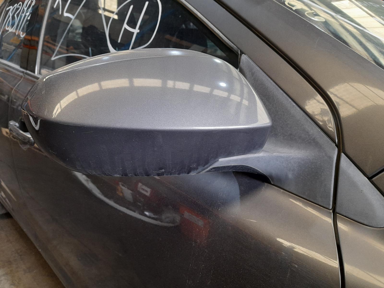 View Auto part Right Door Mirror Suzuki Kizashi 2012
