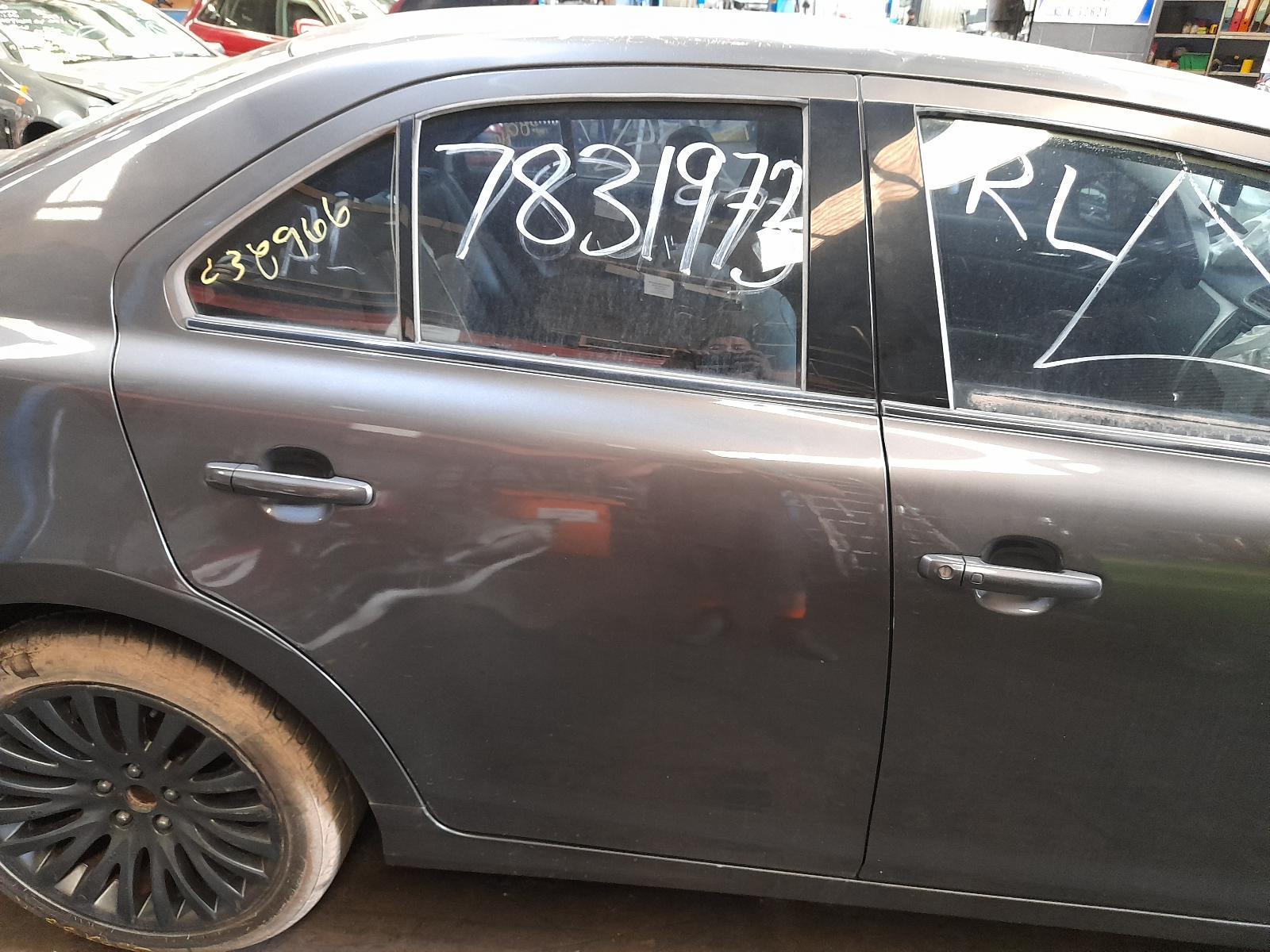 View Auto part Right Rear Wnd Reg/Motor Suzuki Kizashi 2012