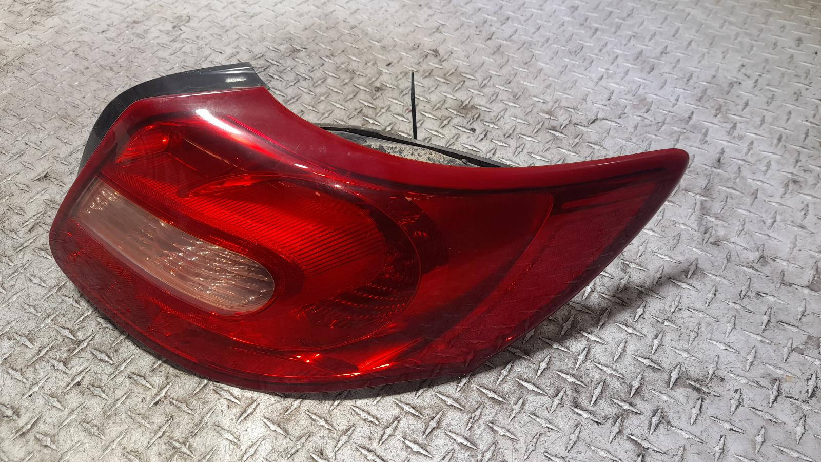 View Auto part Right Taillight Suzuki Kizashi 2012