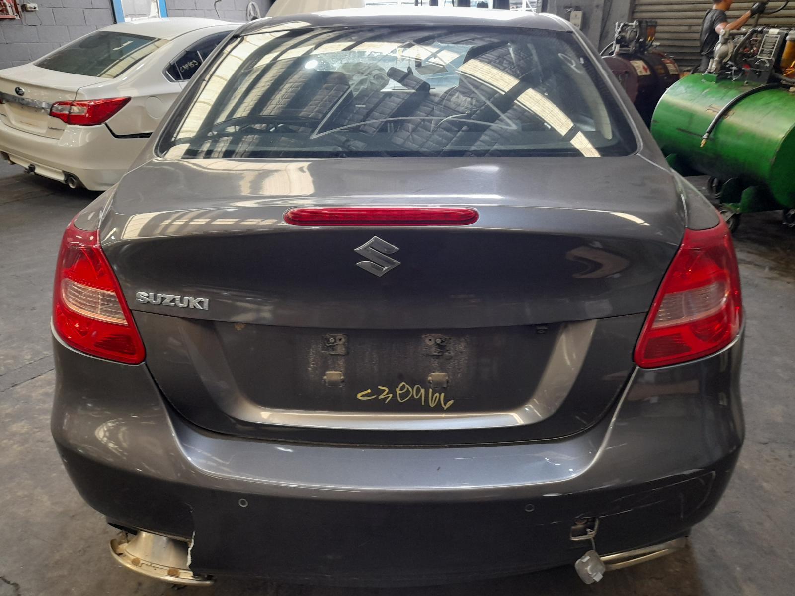 View Auto part Bootlid/Tailgate Suzuki Kizashi 2012