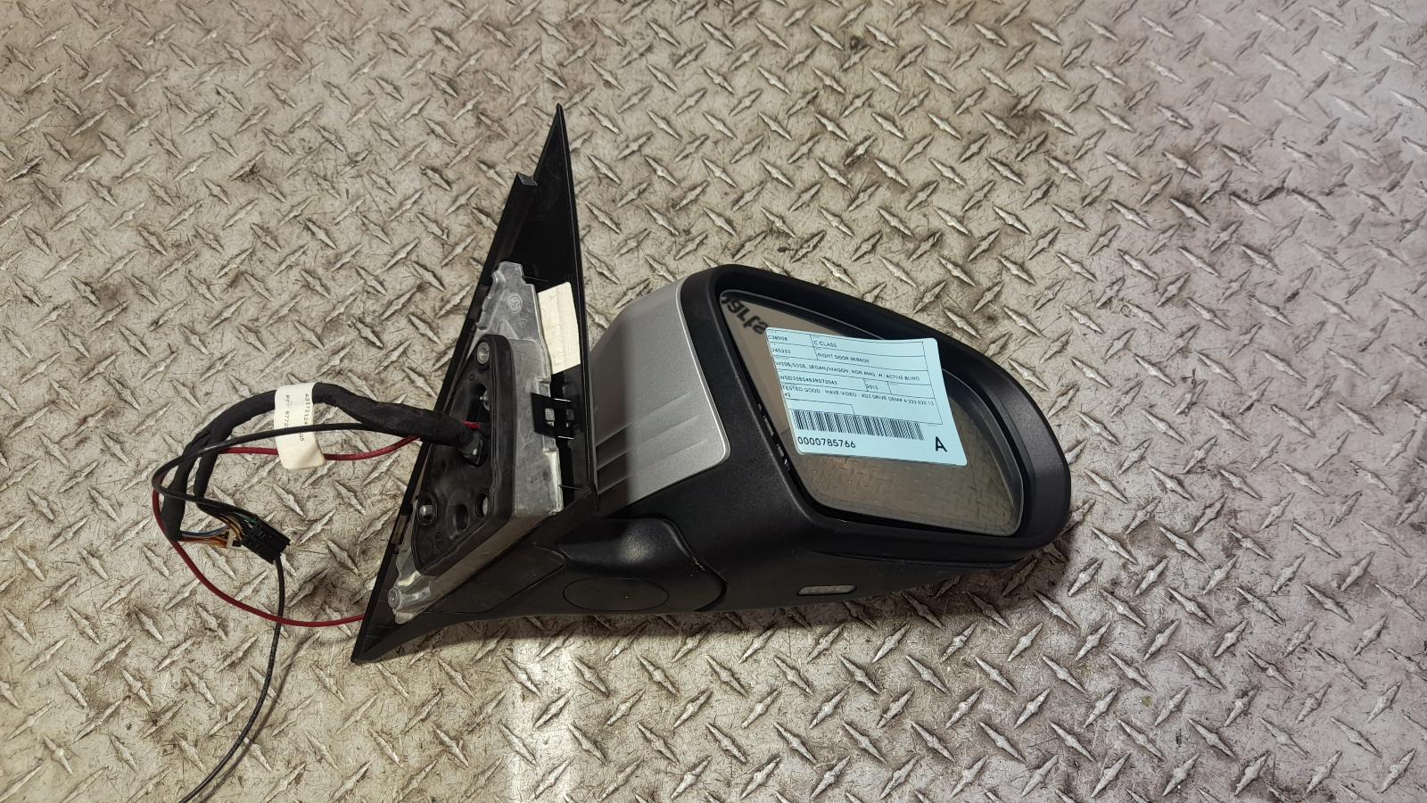 View Auto part Right Door Mirror Mercedes C Class 2015