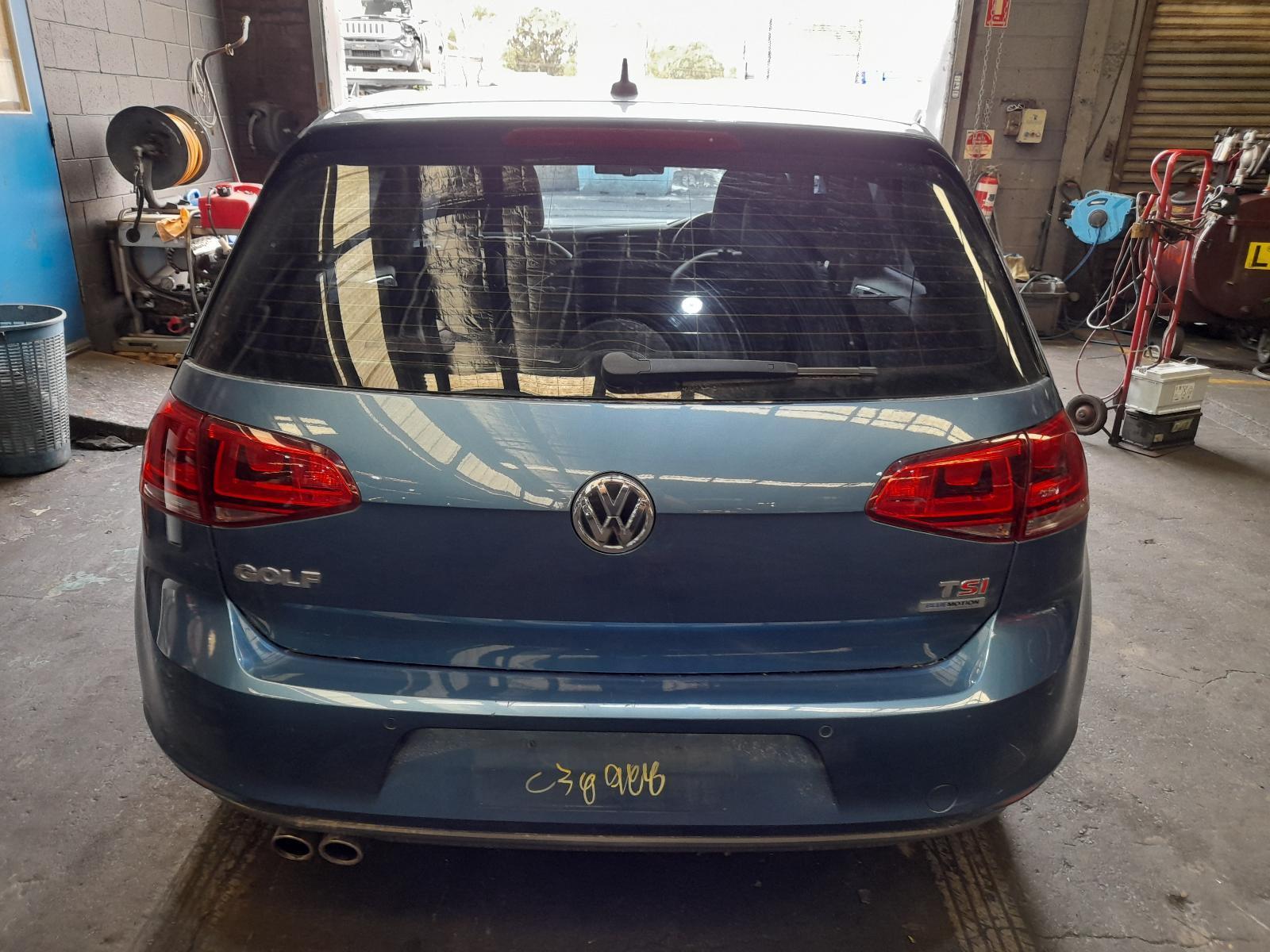 View Auto part Rear/Tailgate Glass Volkswagen Golf 2014