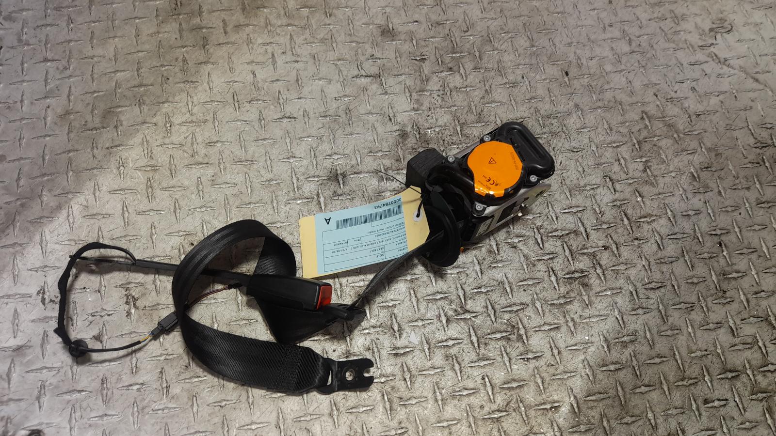 View Auto part Seatbelt/Stalk Volkswagen Golf 2014