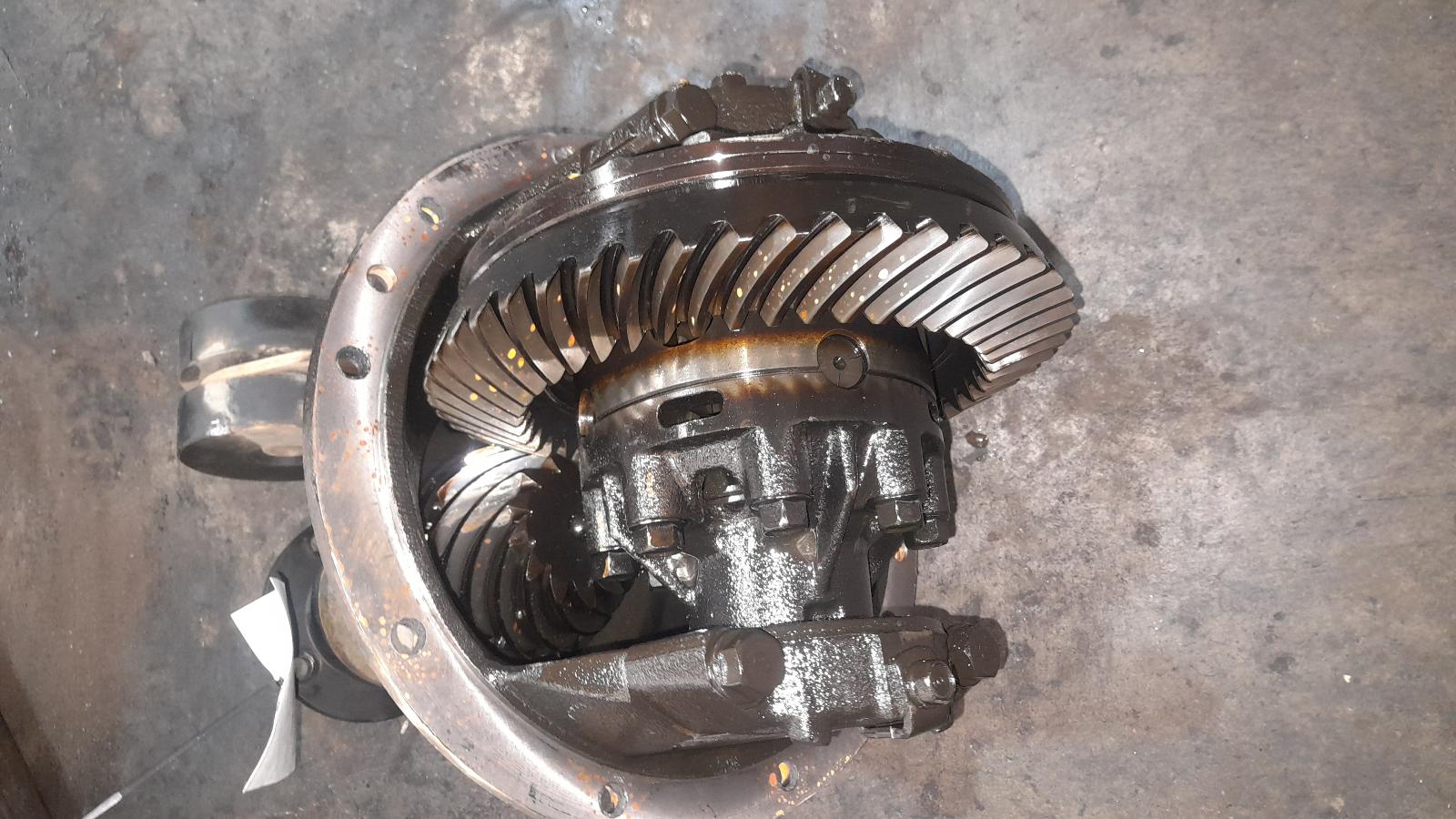 View Auto part Differential Centre Hyundai Iload/imax 2016