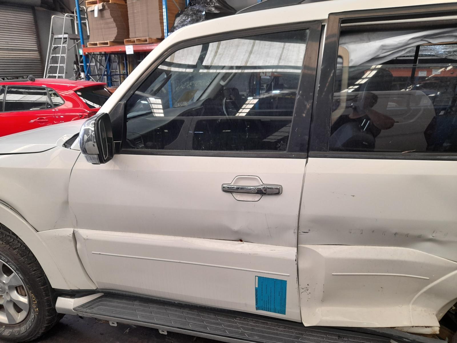 View Auto part Left Front Window Reg/Motor Mitsubishi Pajero 2019